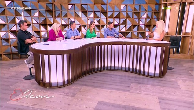 Εκλογές - Μενεγάκη: Στο εκλογικό τμήμα με τα παιδιά της - Λάουρα και Άγγελος ψήφισαν για πρώτη φορά!