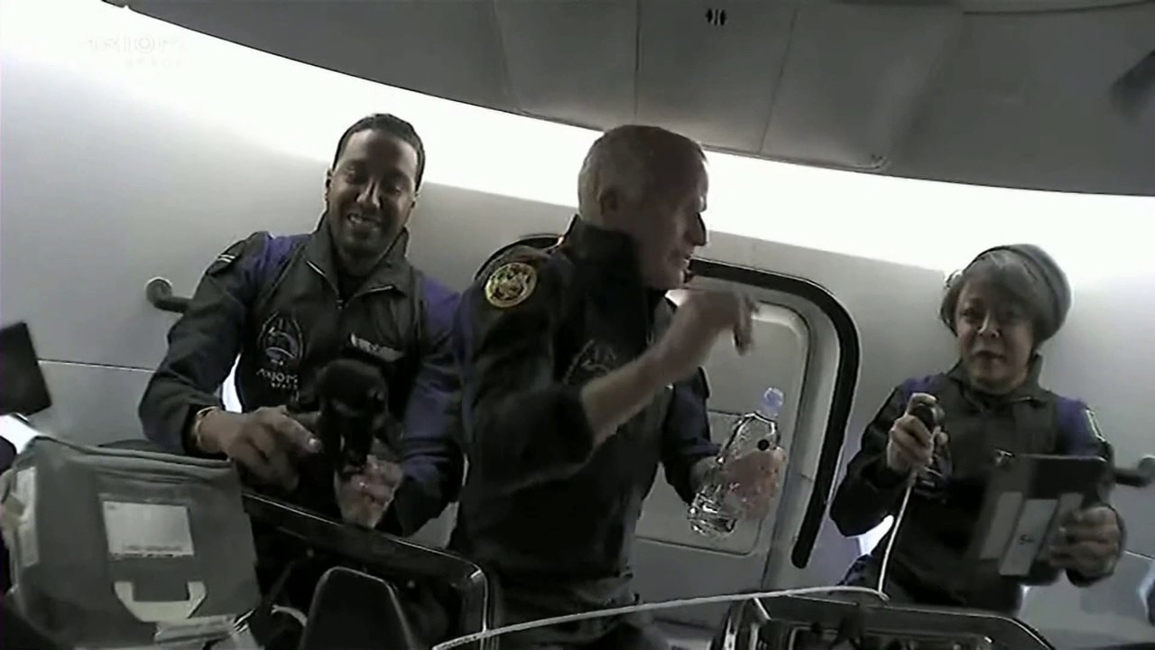 مبدية شكرها للقيادة #السعودية..رائدة الفضاء #ريانة_برناوي متحدثة من الفضاء: نحن في عصر التمكين  #نحو_الفضاء #العربية