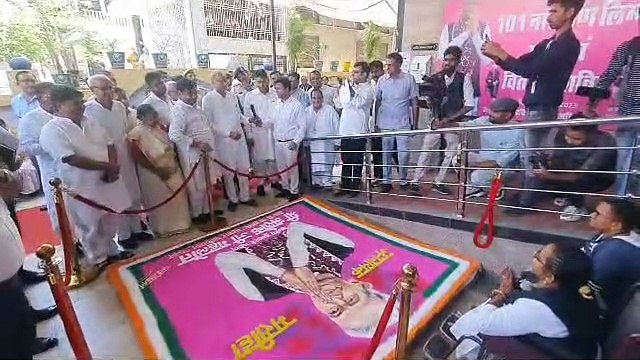 दिव्यांग ने गहलोत के चित्र की रंगोली बनाई, बदले में गहलोत ने भी की घोषणा
