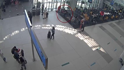 İranlı şarkıcı sahte pasaportla kaçmak isterken İstanbul Havalimanı'nda yakalandı