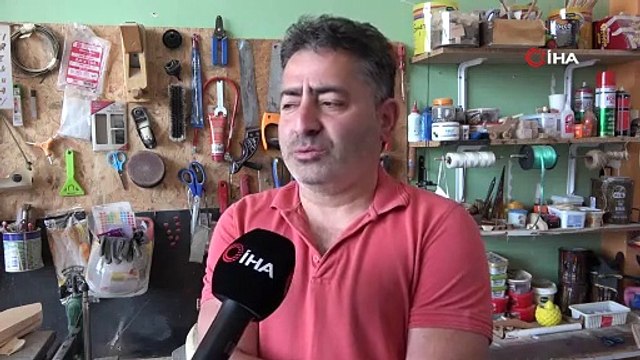 Hobi olarak başladığı ahşap sanatı gelir kapısı oldu