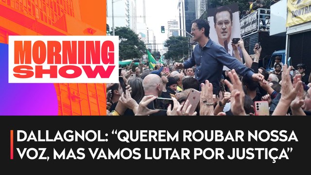 Multidão se reúne para dar apoio a Deltan Dallagnol em Curitiba