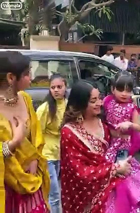 Bohot time baad Balika Vadhu actress Mahhi Vij apni beti Tara ke saath❤️ Mahhi and hub.