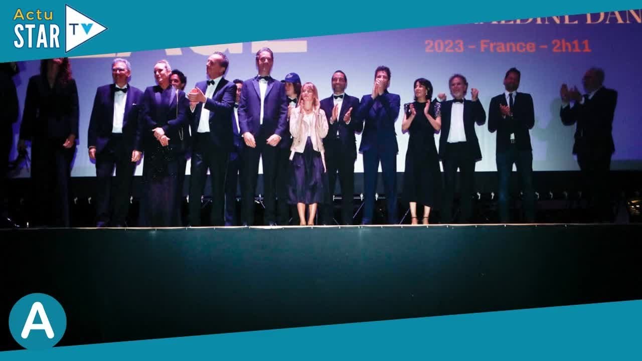 Charles Berling affiche un impressionnant maquillage à Cannes, près de Géraldine Danon pour un film