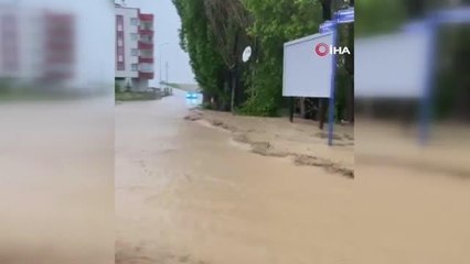 Elmadağ'da sağanak yağış sele neden oldu