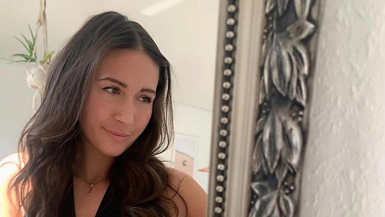 „first dates“-kellnerin mariella ehrlich über mama-alltag: „unter der decke vergraben“