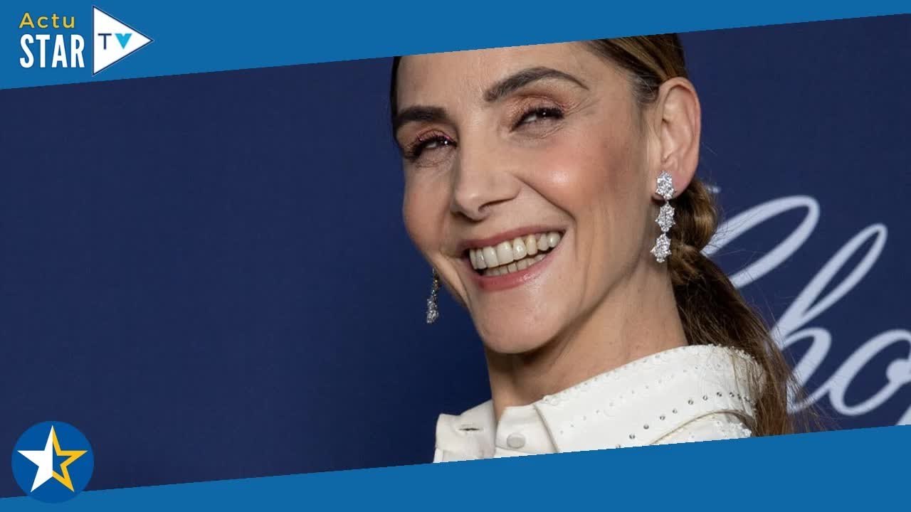 Clotilde Courau : Sensuelle en robe transparent...