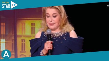 Catherine Deneuve avec sa fille Chiara Mastroianni sur scène au Festival de Cannes, couac en plein d