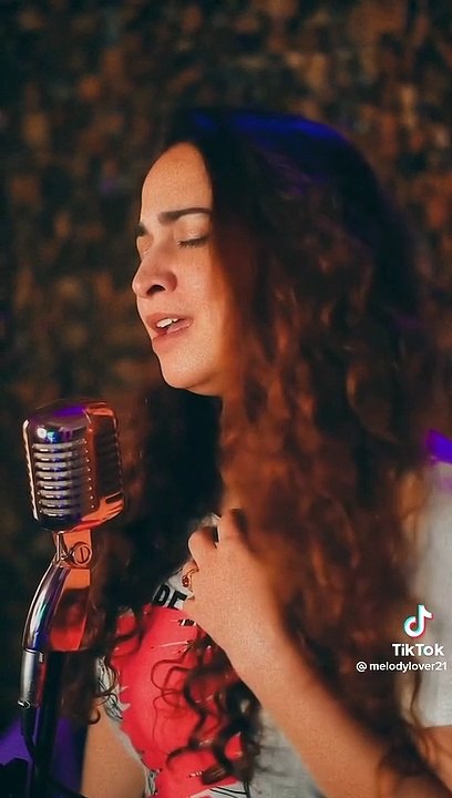 UGLA SAWARA New song by a beautiful girl in beautiful voice viral video 2023