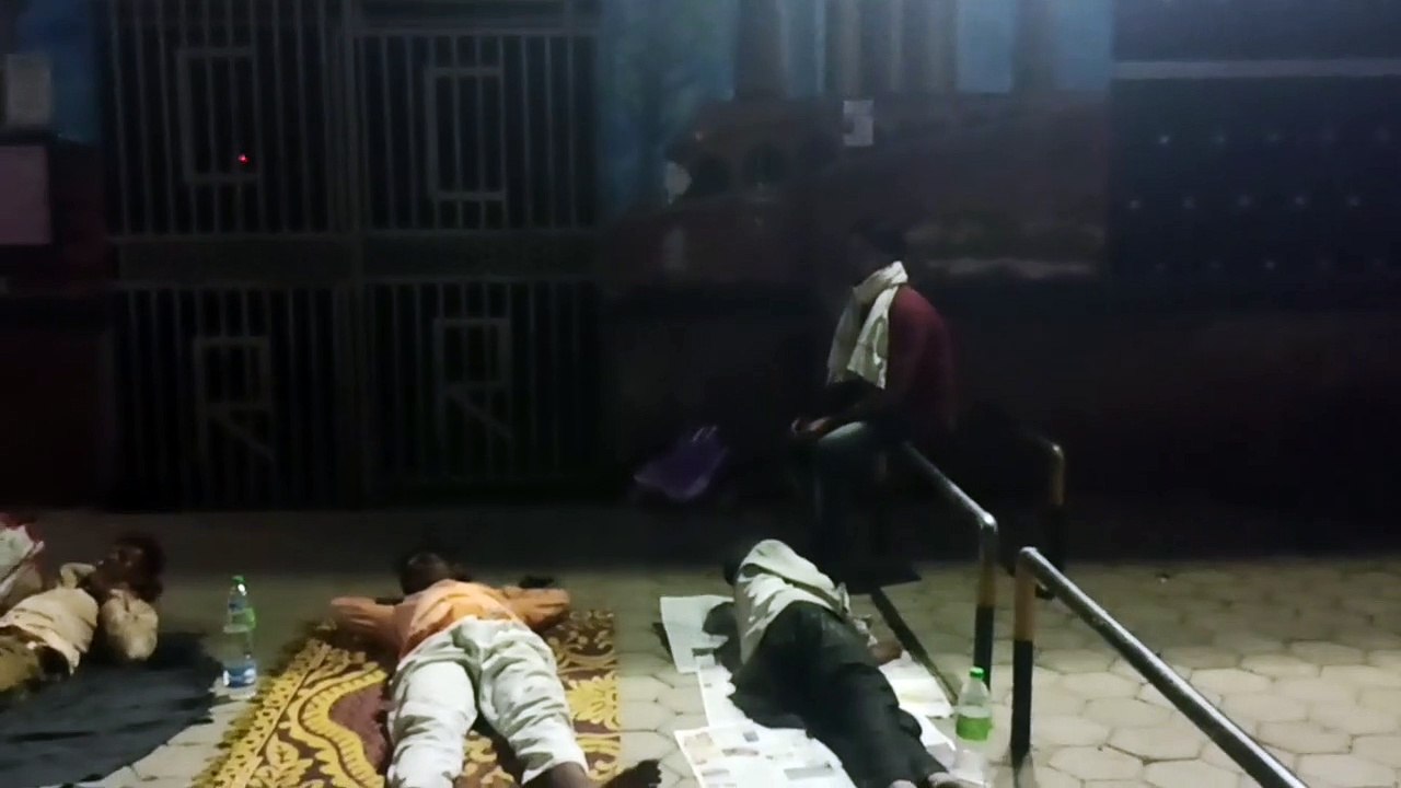 वीडियो स्टोरी : ट्रेनों में तत्काल टिकट के लिए...
