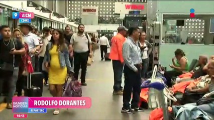 Caos en el AICM por la caída de ceniza del volcán Popocatépetl