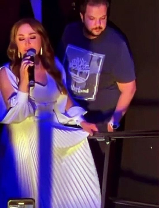 اليسا تنفعل على حارسها الشخصي