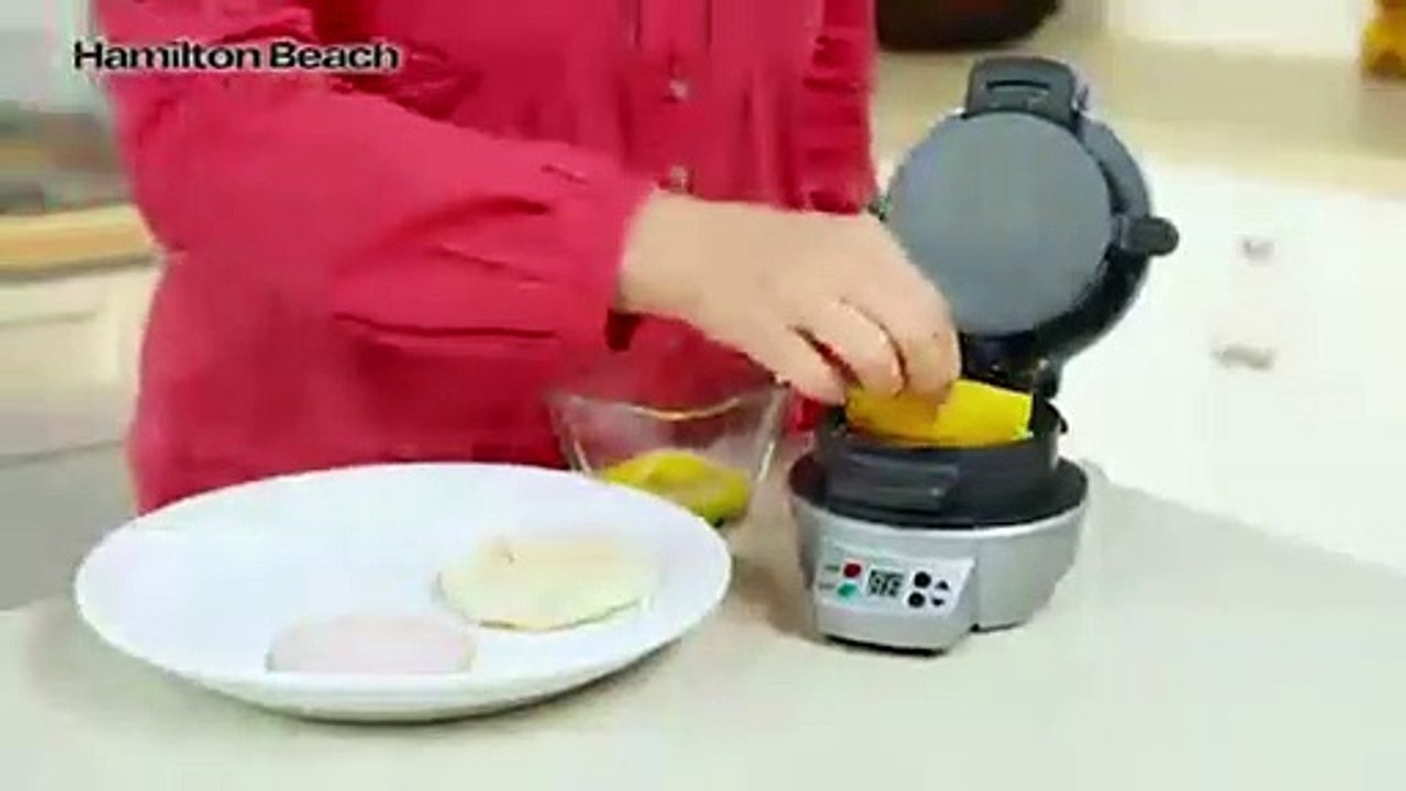 Hamilton Beach Sandwichera para Desayuno con Anillo para Cocinar Huevos