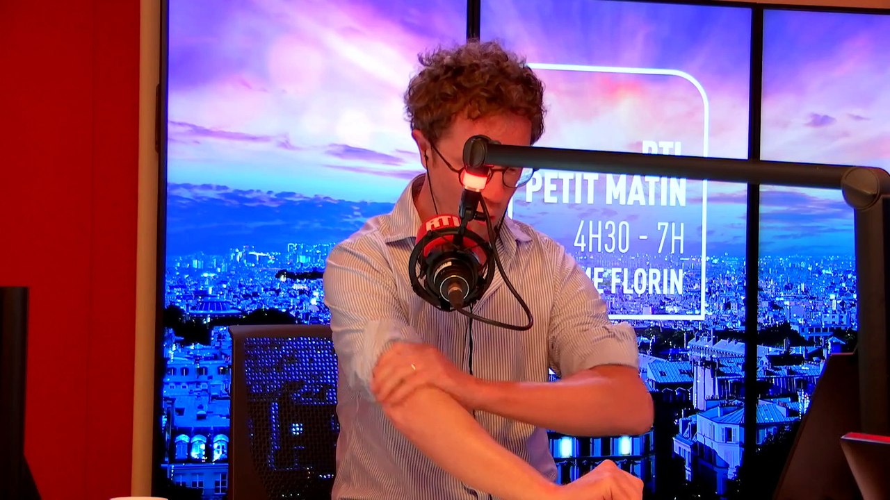 LES ? DE L'INFO - Pourquoi les marins ont un col bleu et un pompon rouge