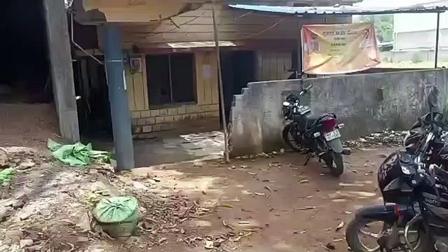 सिंगल फेस कनेक्शन, लो-वोल्टेज से हो रही परेशानी