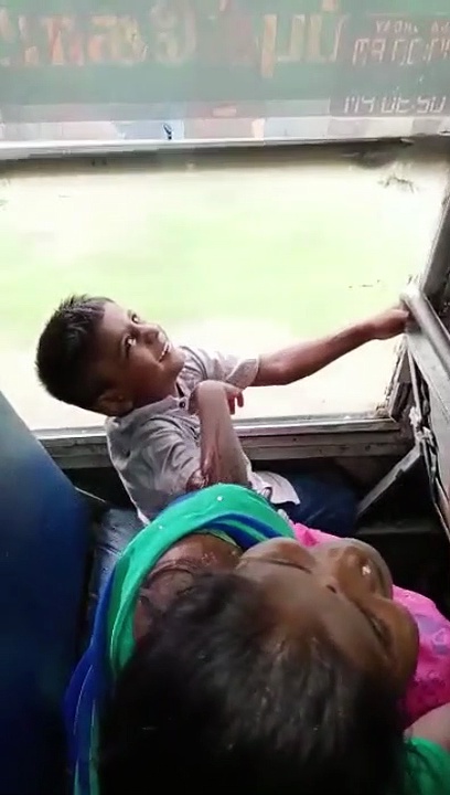 Viral : பேருந்துக்குள் மழை! நடத்துனரிடம் வாக்குவாதம்! - ரணகளமான பேருந்து!