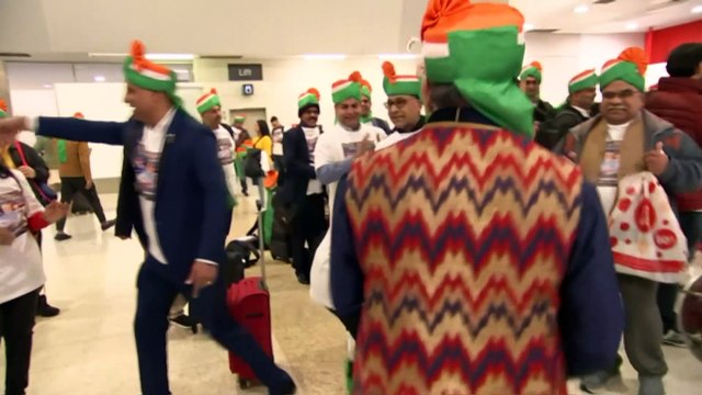 Indian Prime Minister Narendra Modi greeted by adoring fans in Sydney