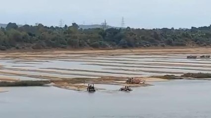 नर्मदापुरम: खुलेआम हो रहा रेत का उत्खनन, पूर्व युवा कांग्रेस ने सीएम पर उठाए सवाल