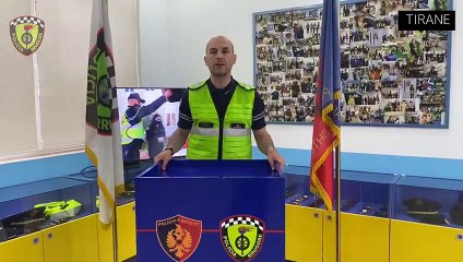 Tải video: Kujdes nga gabimet në rrugë! Përveç droneve dhe makinave inteligjente, shoferët vëzhgohen dhe nga...