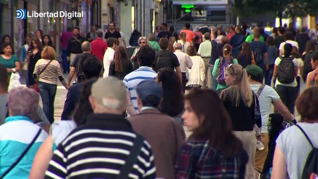 Los inmigrantes hacen crecer a la población española en más de 130.000 personas