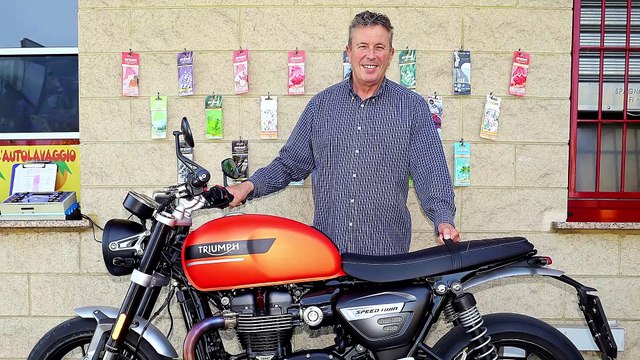 TRIUMPH SPEED TWIN 1200 EXHAUST SOUND