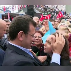 Ekrem İmamoğlu’nu görmek için okula gitmeyen çocuk: "Okulu astım geldim Eko başkan."