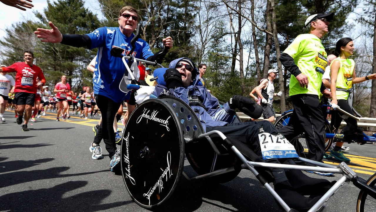 Muere Rick Hoyt, el icono de la maratón de Boston al que su padre empujaba en silla de ruedas