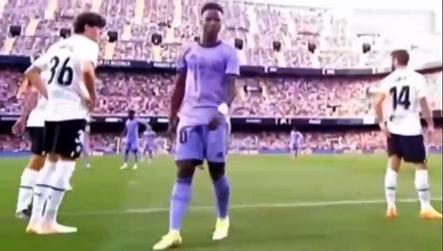 Tres detenidos por los insultos racistas a Vinicius en Mestalla
