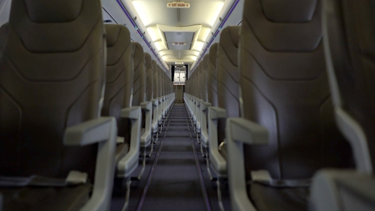 What Are Your Options When You Get a Damaged Seat on a Flight? video