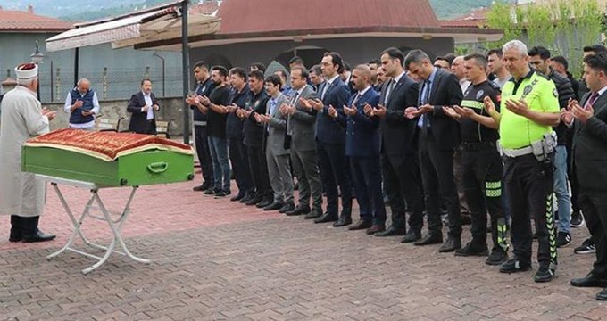 Cinsel istismar sonucu hayatını kaybeden 2 yaşındaki Nisanur defnedildi, cenazeye ailesinden katılan olmadı