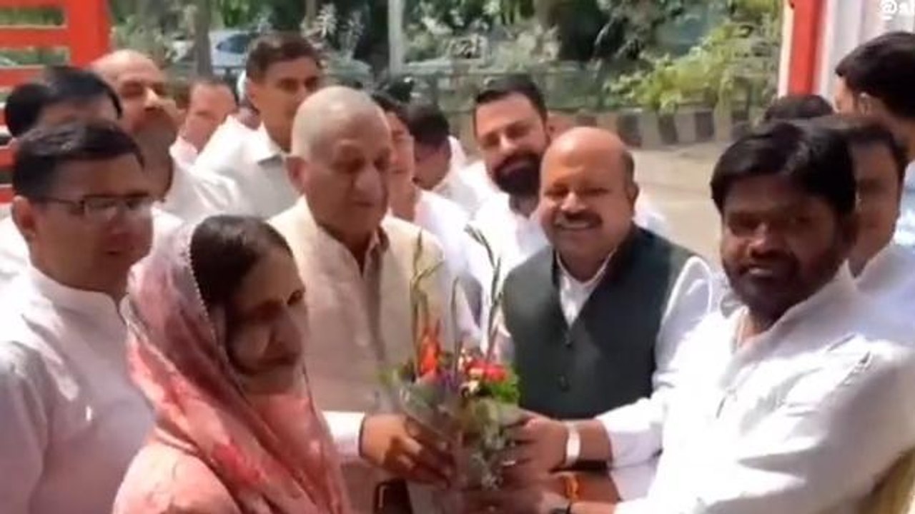 हापुड़: केंद्र सरकार के 9 वर्ष पूरे होने पर कें...