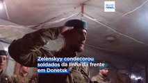 Zelenskyy condecora soldados na linha da frente em Donetsk