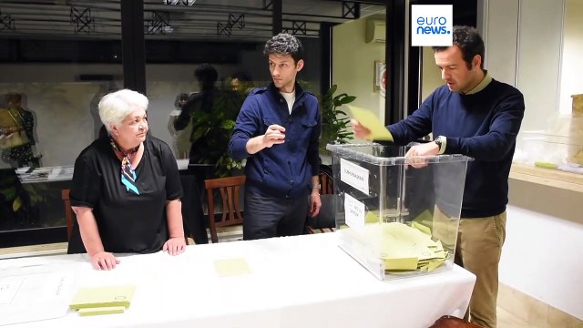 Urnas encerram para turcos residentes no estrangeiro