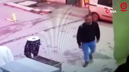 Cansız mankenin üzerindeki kıyafeti çaldı