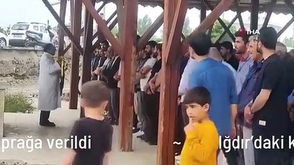 Iğdır'daki kazada ölen nine ve torun yan yana toprağa verildi