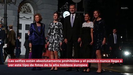 Familia real española sorprende con inusual selfie en graduación de Leonor