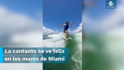 “Libre y feliz” se muestra Shakira surfeando en las olas