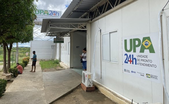 Com filhos doentes, mãe se emociona ao ver bebê passar mal na UPA de Cajazeiras: ”A gente chora junto”