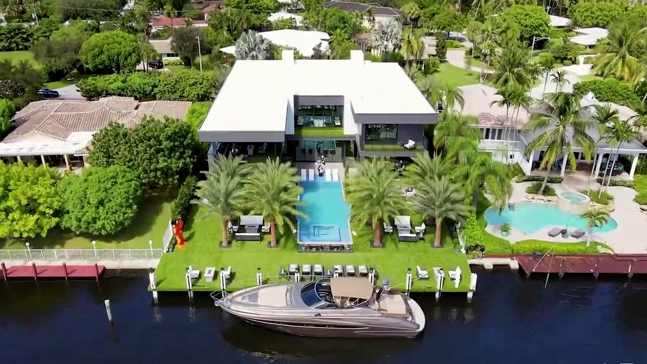 Athlete Luxuries: Lamelo Ball’s Multi-Million Dollar Crib & Cars