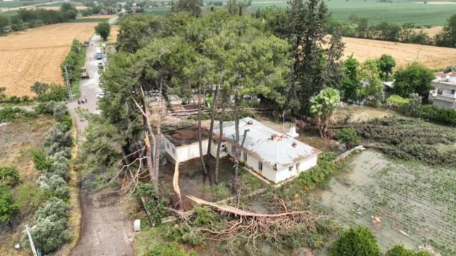 Osmaniye'de sağanak hayatı felç etti, tarım arazileri su altında kaldı