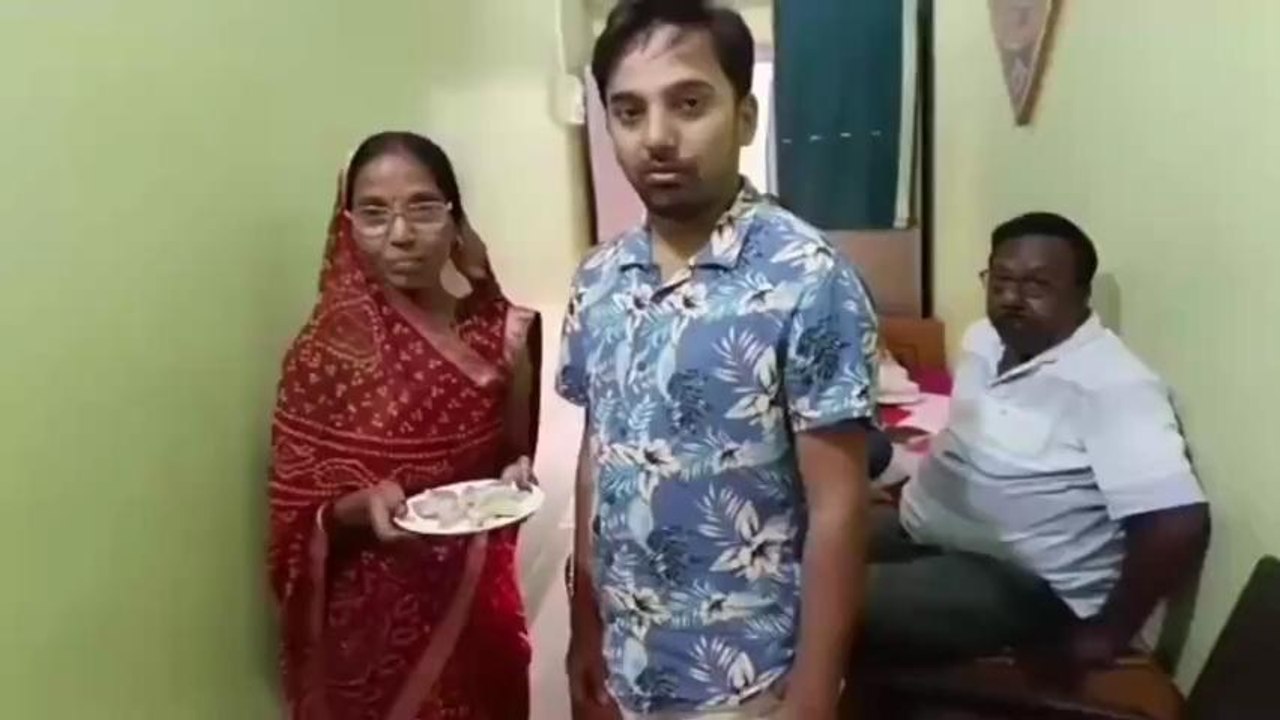 मधुबनी: शुभम ने सिविल सेवा में हासिल किया 41वीं रैंक, कहा- परीक्षा अधिक कठिन नहीं, ...