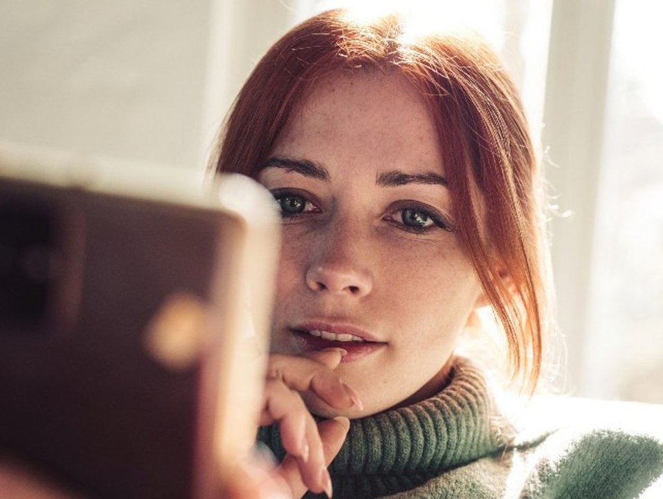 Netflix macht ernst: So teuer wird das Teilen von Accounts!