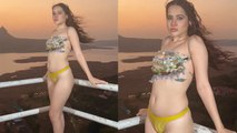 Urfi Javed सिर्फ Jewellery Bikini पहनकर Figure Flaunt, Fans बोले- उफ्फ गर्मी...| Boldsky