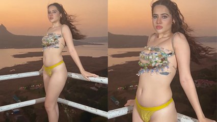 Urfi Javed सिर्फ Jewellery Bikini पहनकर Figure Flaunt, Fans बोले- उफ्फ गर्मी...| Boldsky