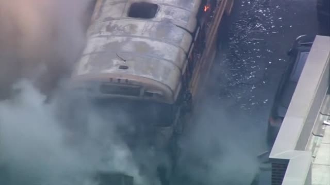 Se incendia un autobús escolar en el que viajaban 6 niños en Nueva York