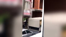 İstanbul’un göbeğinde otelden çıkıp kamyonetin kasasına böyle doluştular…