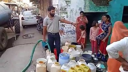 Video: देवदूत बनकर आए दयानंद, सैकड़ों की बुझाई प्यास
