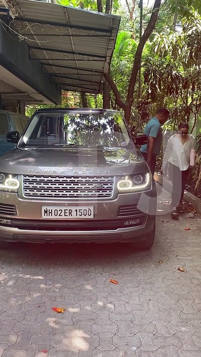 Alia Bhatt Spotted Outside Dubbing Studio In Bandra