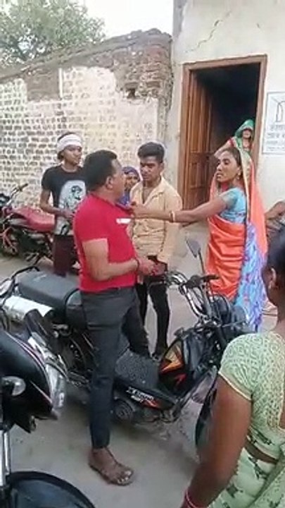 Women thrashed BJP leader and former councilor with slippers