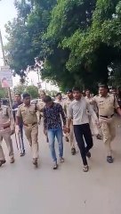 Tải video: NSUI के प्रदेश सचिव को मार चाकू, पुलिस ने आरोपी का निकाला जुलूस, देखें वीडियो